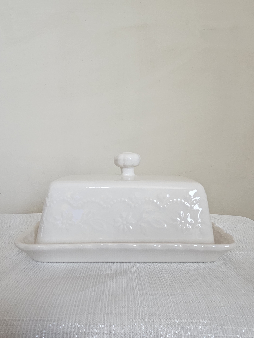 The Pioneer Woman Ceramic Covered Butter Dish with Floral Motif - Picture 2 of 8